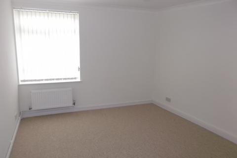 2 bedroom flat to rent, Brighton Road, Worthing BN11