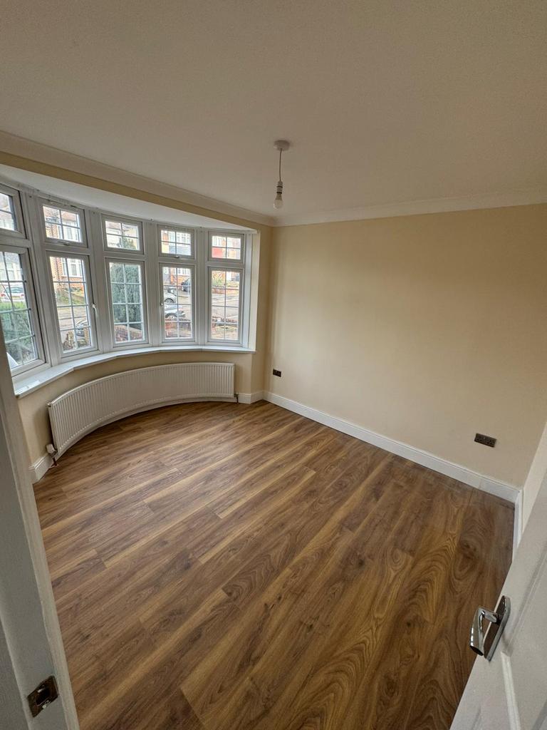 Lovely 5 Bedroom house