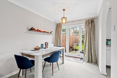 3 bedroom terraced house for sale, Oatlands Green, Weybridge, KT13