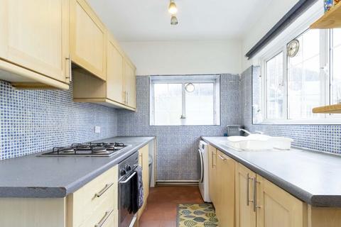 2 bedroom flat to rent, Blairderry Road, London SW2