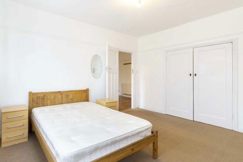 2 bedroom flat to rent, Blairderry Road, London SW2