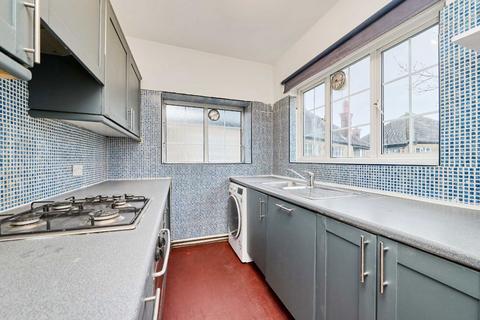 2 bedroom flat to rent, Blairderry Road, London SW2