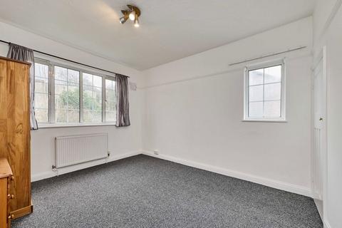 2 bedroom flat to rent, Blairderry Road, London SW2