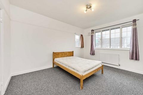 2 bedroom flat to rent, Blairderry Road, London SW2