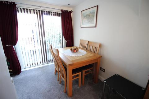 3 bedroom semi-detached house for sale, Eskdale Grove, Leeds LS25