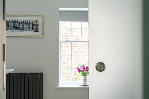 1 Cobblestone Mews, Bristol, BS8 3DQ