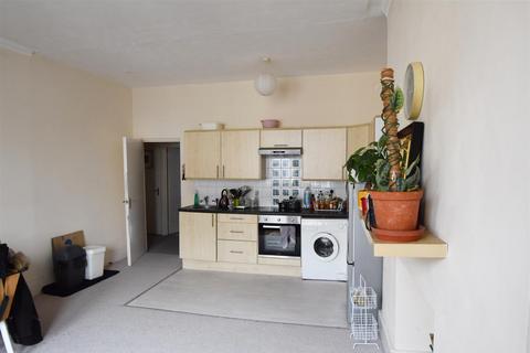 2 bedroom flat to rent, West Hill Road, St. Leonards-On-Sea