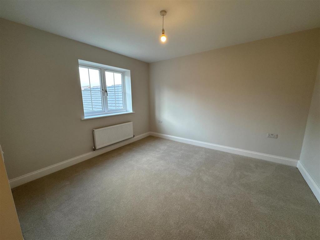 Bedroom 1.jpg