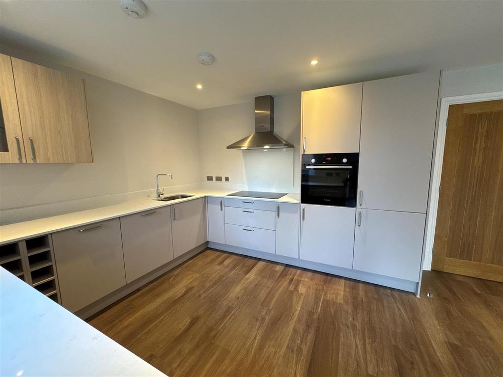 Kitchen 1.jpg
