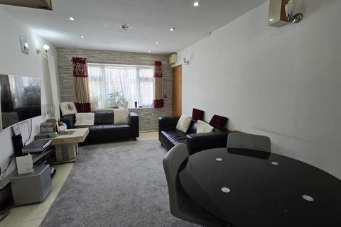 7 bedroom semi-detached house for sale, Luton LU4