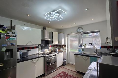 7 bedroom semi-detached house for sale, Luton LU4