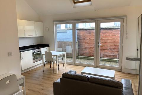 Studio to rent, Town Hall, Bexley Square, Salford, Manchester, M3