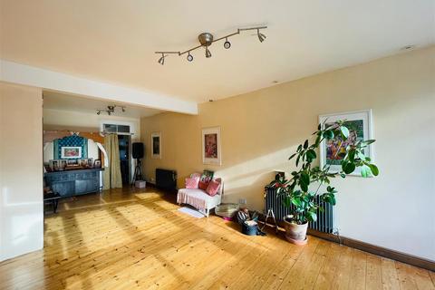 3 bedroom house for sale, Forest Road, London E17