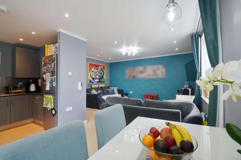 2 bedroom apartment for sale, at 5 Stanley Road, Acton, London W3