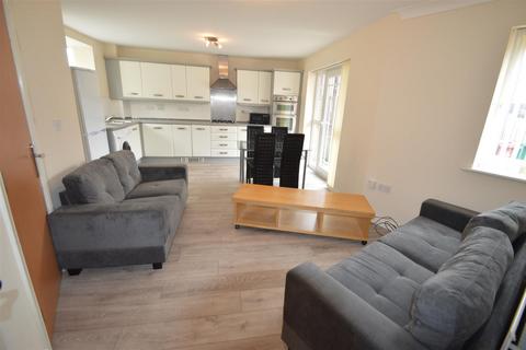 4 bedroom townhouse to rent, Pickering Street, Manchester M15