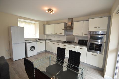 4 bedroom townhouse to rent, Pickering Street, Manchester M15