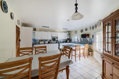 4 bedroom detached house for sale, Queens Walk, Charmouth, Bridport