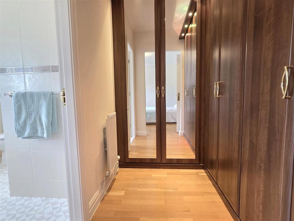 Walk through dressing area