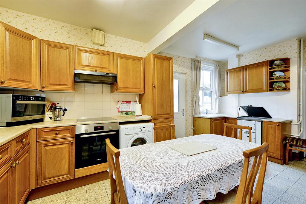 Kitchen 3.jpeg