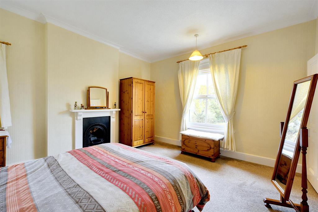 Bedroom 1 2.jpeg