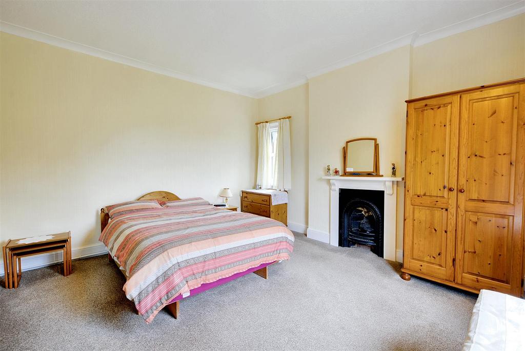 Bedroom 1 1.jpeg