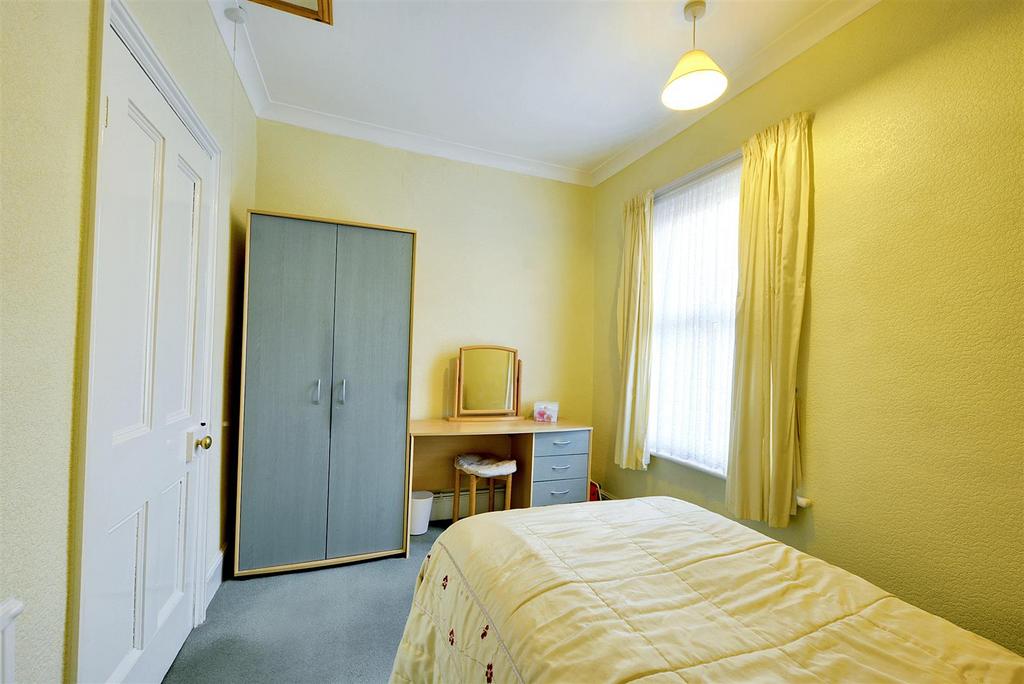Bedroom 4 2.jpeg
