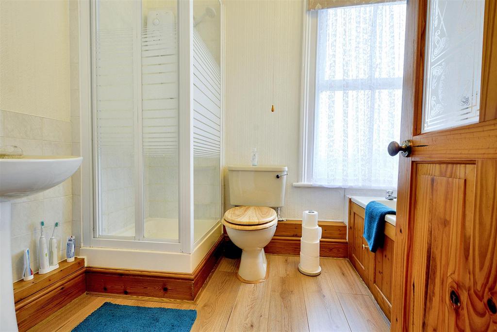 Bathroom 3.jpeg