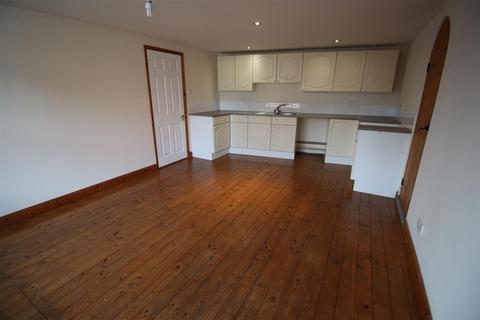 2 bedroom flat to rent, Saxmundham