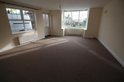 2 bedroom flat to rent, Saxmundham