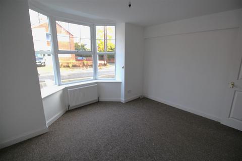 2 bedroom flat to rent, Saxmundham