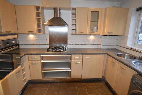 3 bedroom house to rent, Reilly Street, Manchester M15