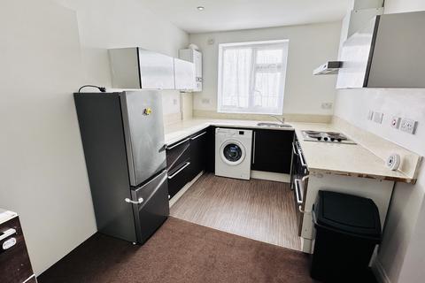 1 bedroom flat to rent, Thorn Close, Northolt UB5