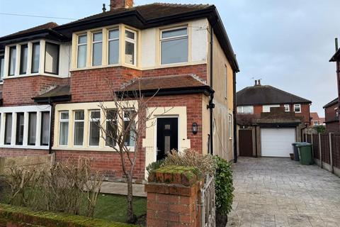 3 bedroom semi-detached house to rent, Cheddar Avenue, Blackpool