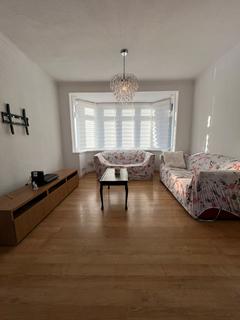 3 bedroom terraced house to rent, 3 Bedroom House For Rent London, N13