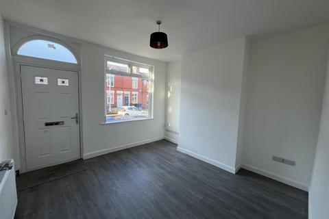 2 bedroom house to rent, Alpine Road, Stockport SK1