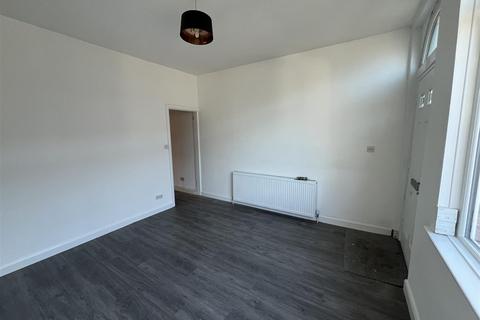 2 bedroom house to rent, Alpine Road, Stockport SK1