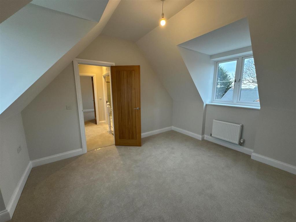 Bedroom 4a.jpg