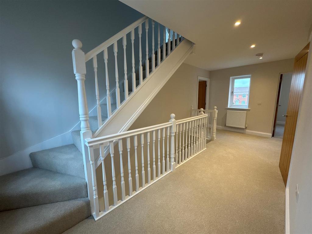 First floor landing.jpg