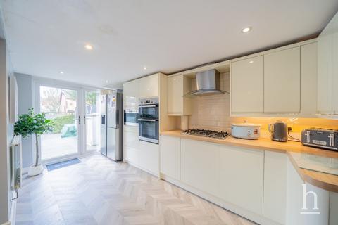 21 Buckingham Avenue, Wirral, CH63 8RB