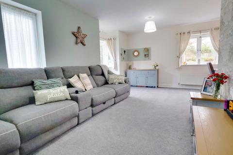 4 bedroom link detached house for sale, Bluebell Gardens, Hythe