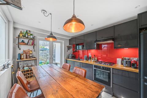 63 Chaffinch Road, Beckenham, BR3 4LX
