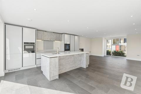 4 bedroom detached house for sale, Woodlands Grove, Stapleford Abbotts, Romford, Essex, RM4
