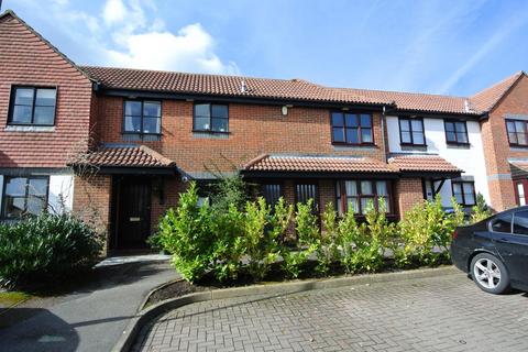 1 bedroom maisonette for sale, Englefield Close, Egham TW20