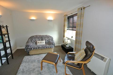 1 bedroom maisonette for sale, Englefield Close, Egham TW20