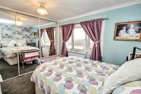 15 Cameron Road, Carluke, ML8 4LY