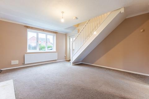 3 bedroom terraced house to rent, Chestnut Close, Lower Moor, WR10