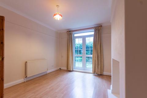 355 Halifax Road, Cross Roads, Keighley, BD22 9AA