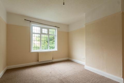 355 Halifax Road, Cross Roads, Keighley, BD22 9AA