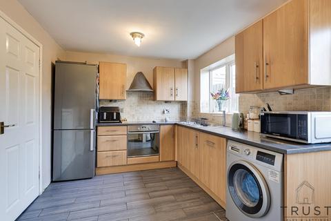 3 bedroom semi-detached house for sale, Dewsbury WF13