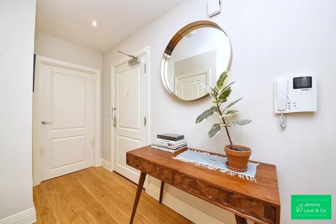 2 bedroom apartment for sale, Lankaster Gardens, London, N2